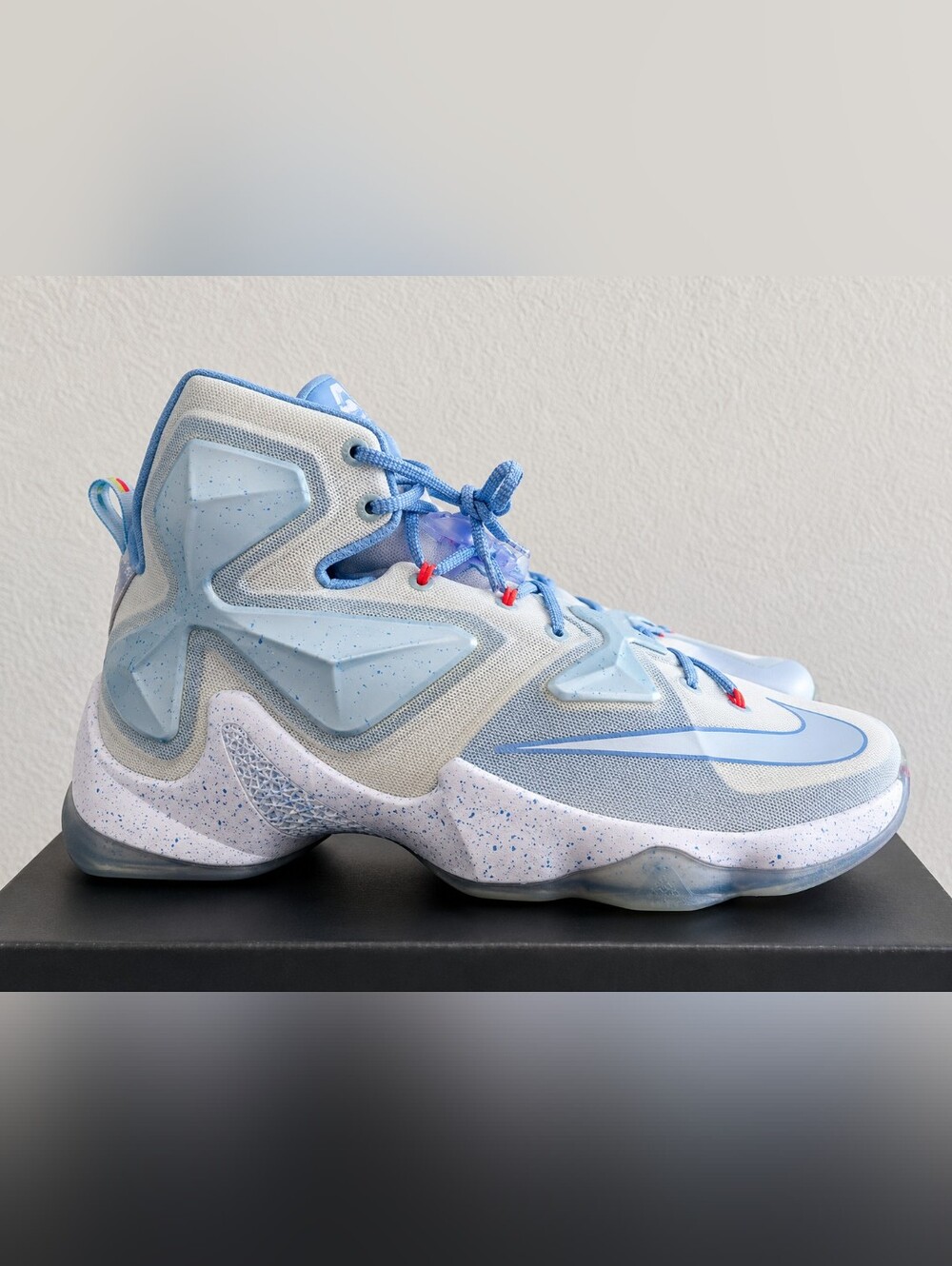 Nike LeBron 13 Christmas Men's Basketball Shoes Size 11